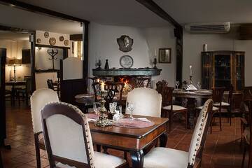 Фотографии Гостевой дом Pensiune-Restaurant Tara Luanei г. Сэрата-Монтеору (Румыния) №1 Фото Гостевой дом Pensiune-Restaurant Tara Luanei г. Сэрата-Монтеору 1